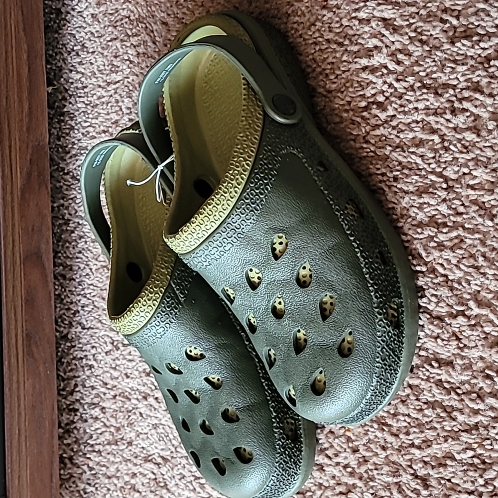 Green clogs men's olive clogs green men's clogs green clogs green men's clogs 10 - Picture 3 of 12